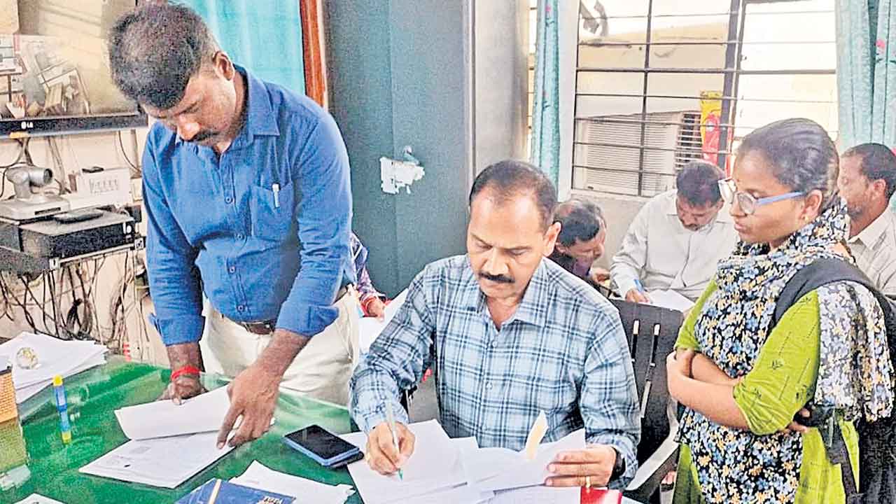 పడకేసిన ప్రభుత్వ పాలన!