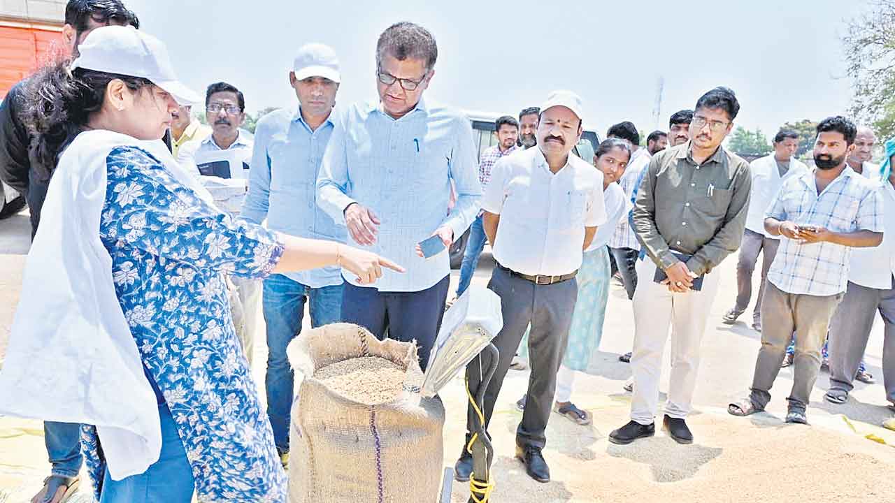 తీరు మారకుంటే కమీషన్‌ నిలిపివేస్తాం