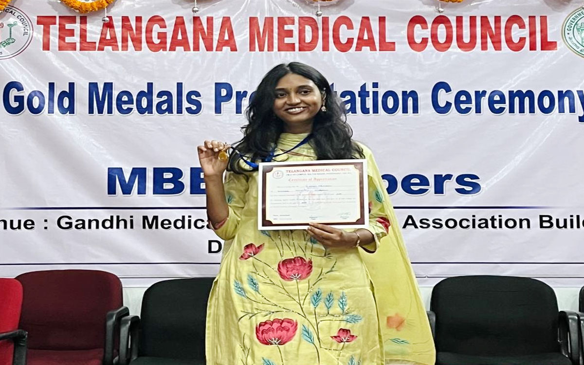 మునుగోడు విద్యార్థినికి ఎంబీబీఎస్‌లో గోల్డ్ మెడ‌ల్‌