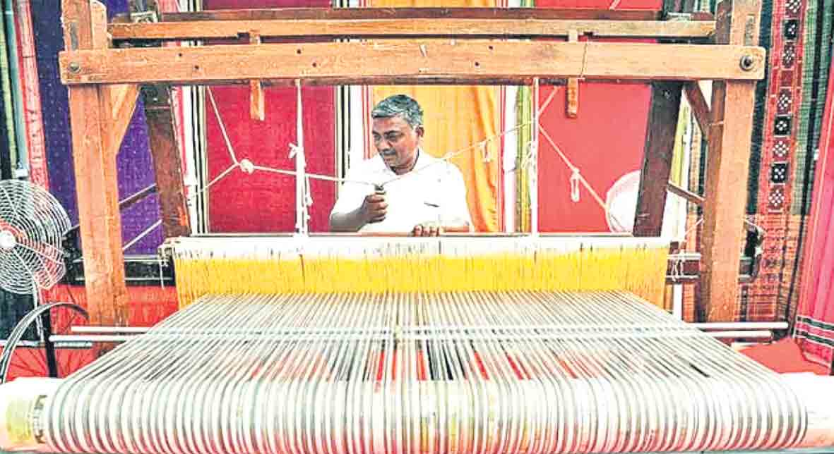 నేతన్నలపై పగ ఎందుకు?