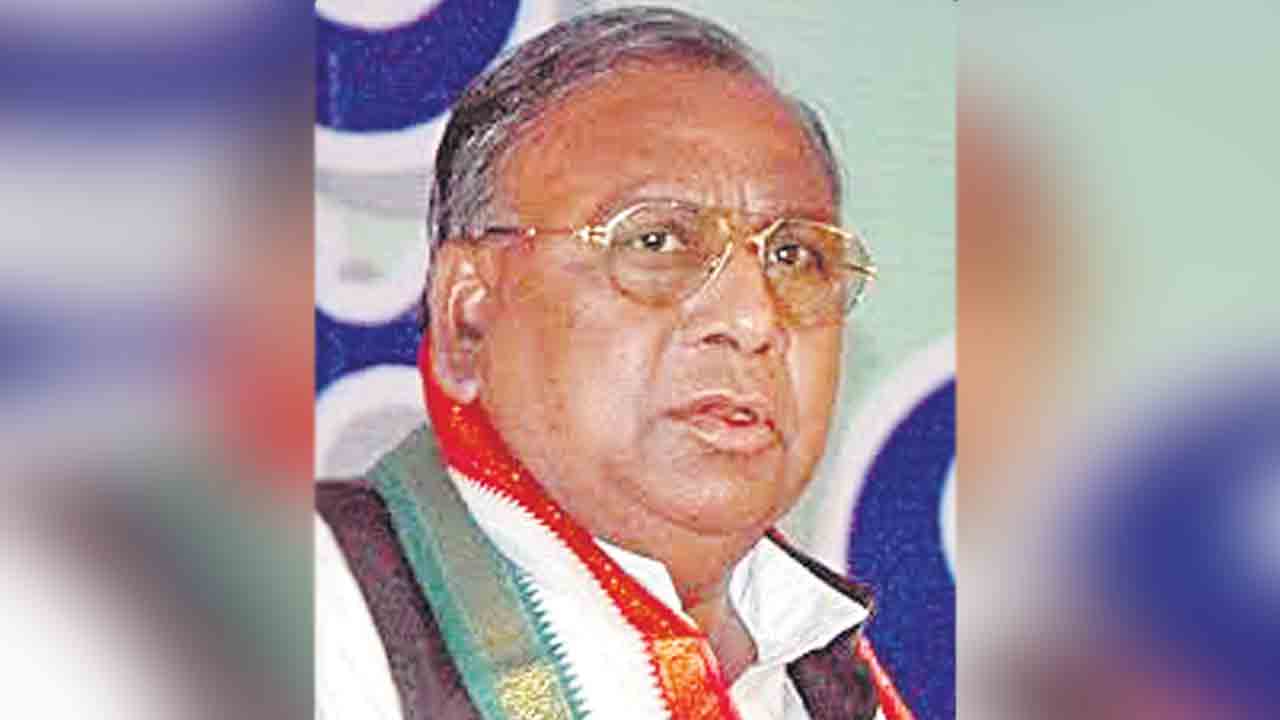 బతుకమ్మకుంట తీర్పు పై అసంతృప్తి: వీహెచ్‌