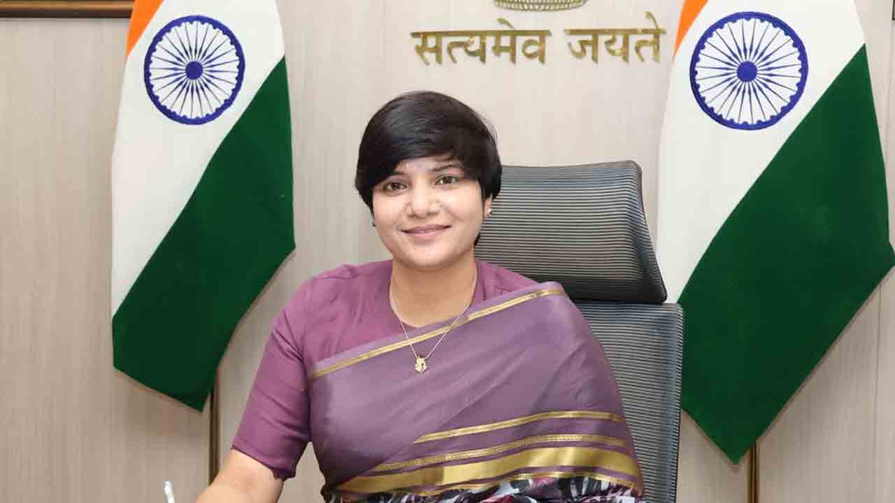 IAS Transfers | భారీగా ఐఏఎస్‌ల బదిలీలు.. హైదరాబాద్ కలెక్టర్‌గా ప్రియాంక..!