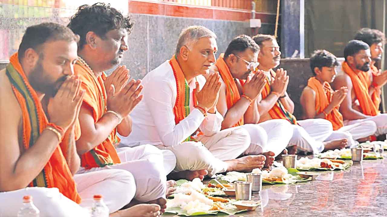 సిద్దిపేట హనుమాన్‌ దీక్ష..భిక్షకు నెలవు