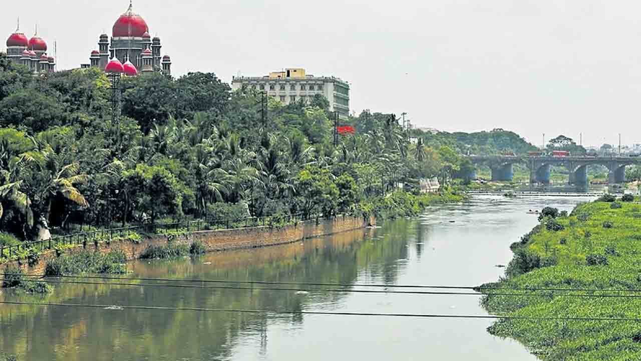 మురికిని వదిలేసి మూసీకి ముస్తాబా?
