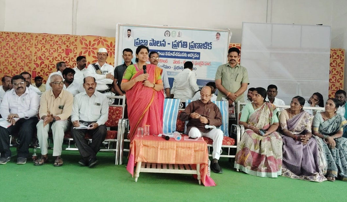 Collector Ila Tripathi | అర్హులైనా లబ్ధిదారులకు సంక్షేమ పథకాలు చేరేలా చూడాలి.. నిజామాబాద్‌ కలెక్టర్‌ ఇలా త్రిపాఠి