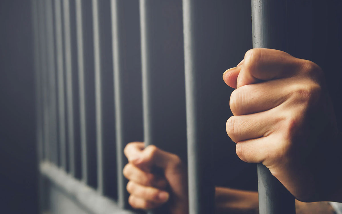 బాలికపై అత్యాచారయత్నం కేసులో దోషికి ఏడేండ్ల జైలు