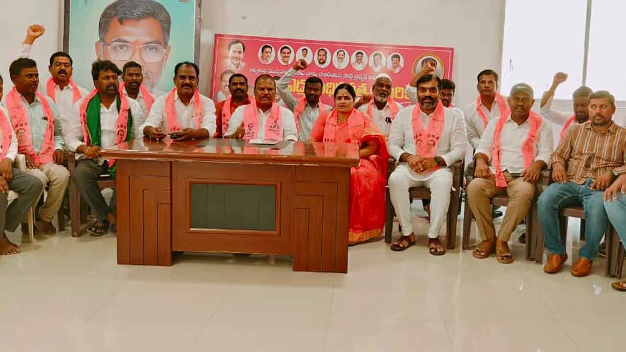 కమీషన్ల కోసమే గొల్లపల్లి- చీర్కపల్లి ప్రాజెక్టు