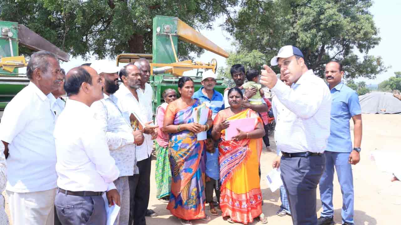 Bachhannapeta | ధాన్యం కొనుగోళ్లను పక్కాగా నిర్వహించాలి : కలెక్టర్ సందీప్ కుమార్ ఝా