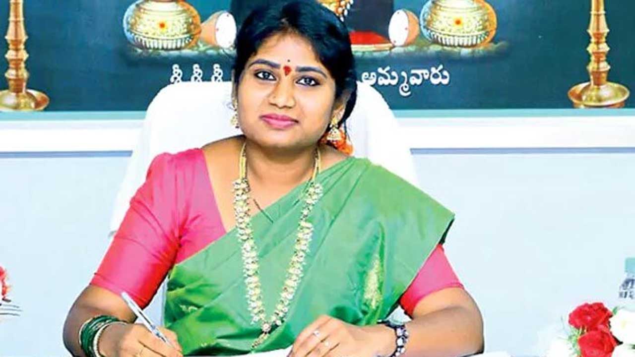AP News | దేవాదాయ శాఖ సహాయ కమిషనర్‌ కె.శాంతి సస్పెన్షన్‌పై వేటు