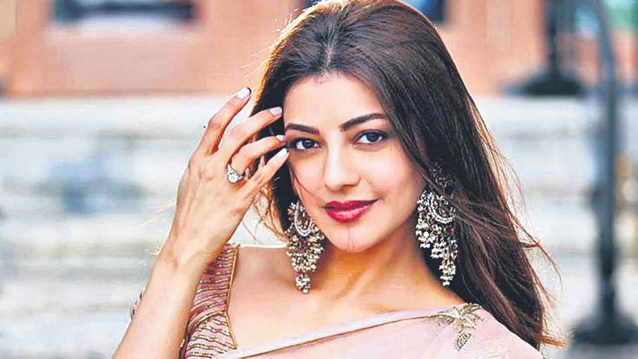 తార ప్లేస్‌లో చందమామ?