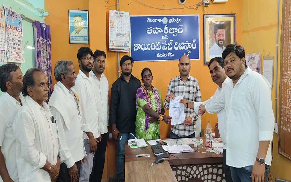 క‌ల్వ‌కుంట్ల‌ సర్పంచ్ ప‌ట్ల‌ కుల వివక్షత