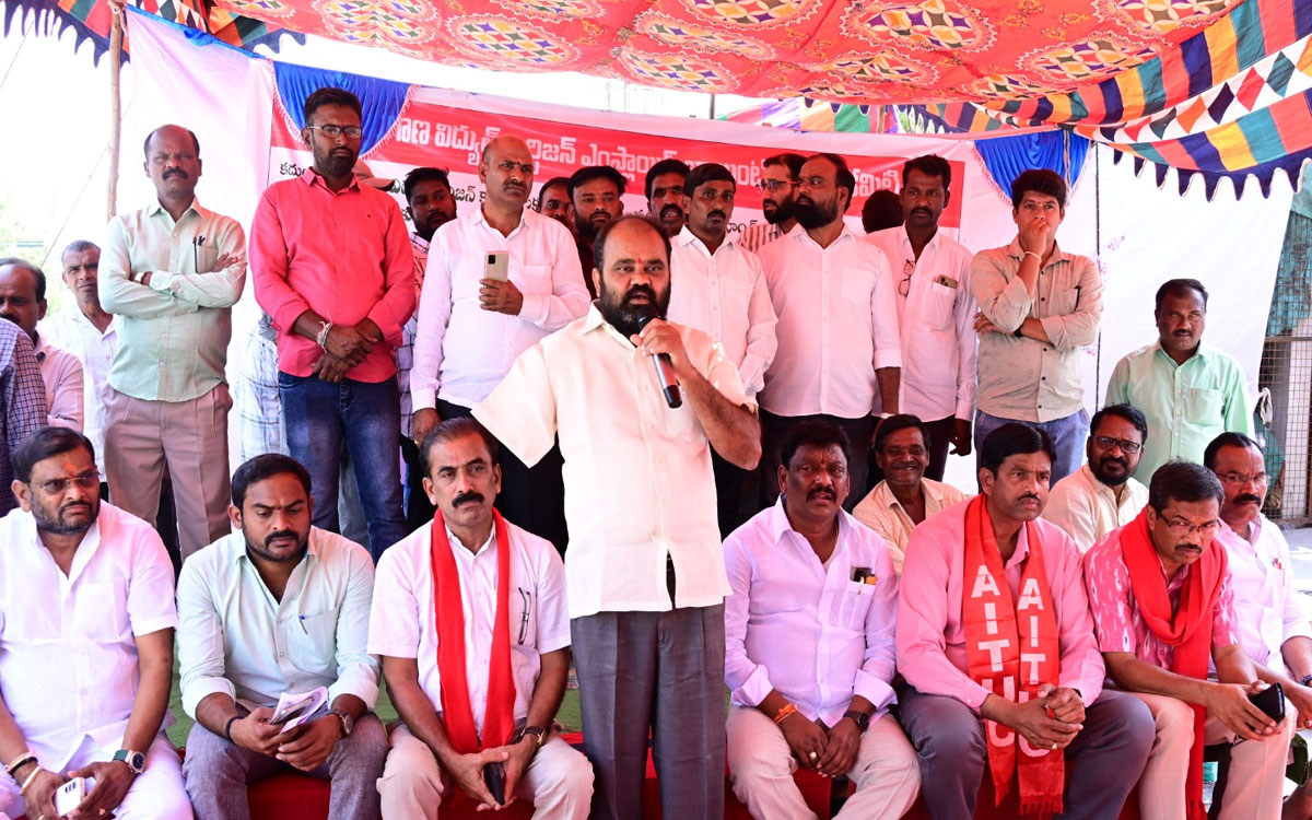 ‘విద్యుత్ ఆర్టిజ‌న్లను రెగ్యుల‌రైజ్ చేయాలి’