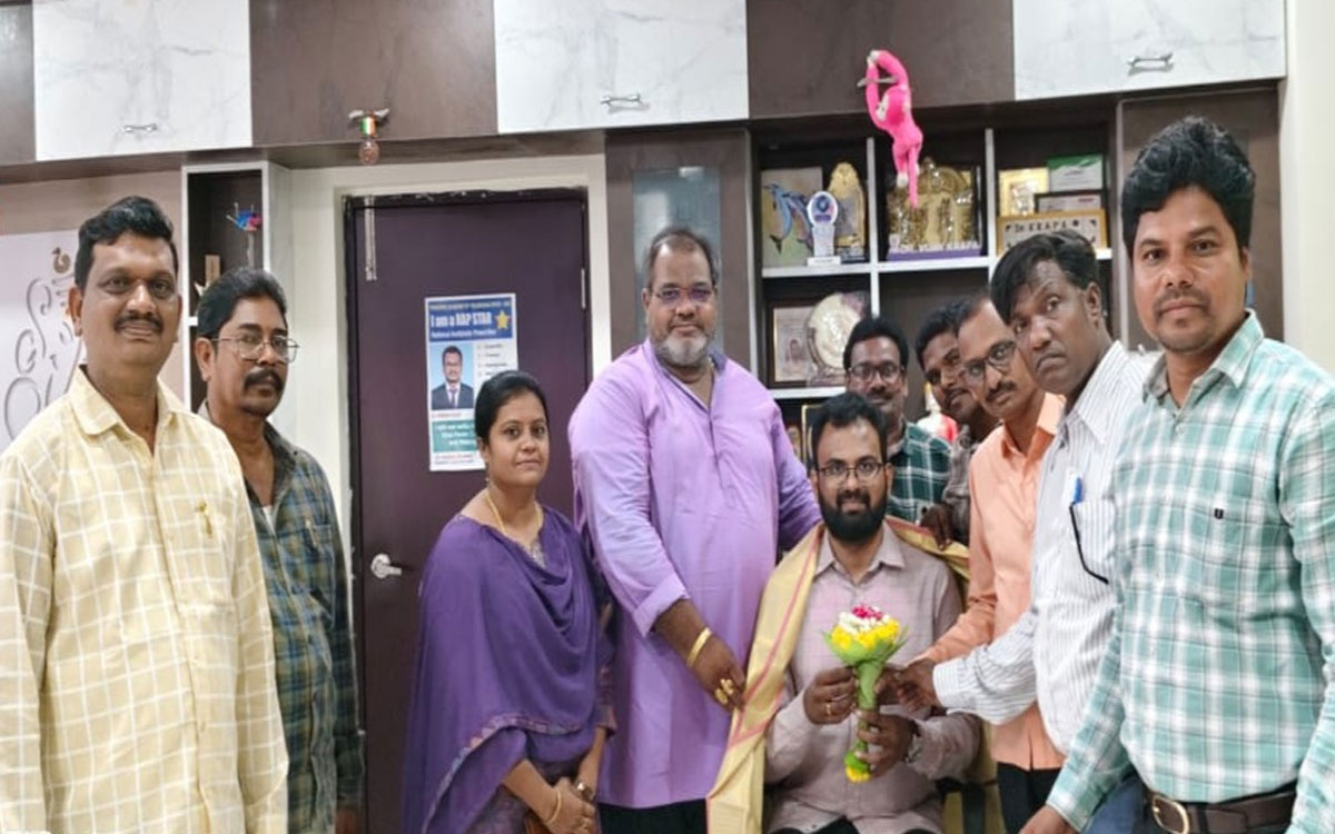 డాక్టర్‌ క్రాపా విజయ్‌కు ఘన సన్మానం