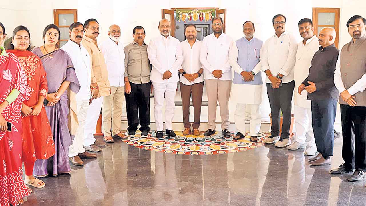 మున్నూరు కాపులపై రాజకీయ కుట్ర