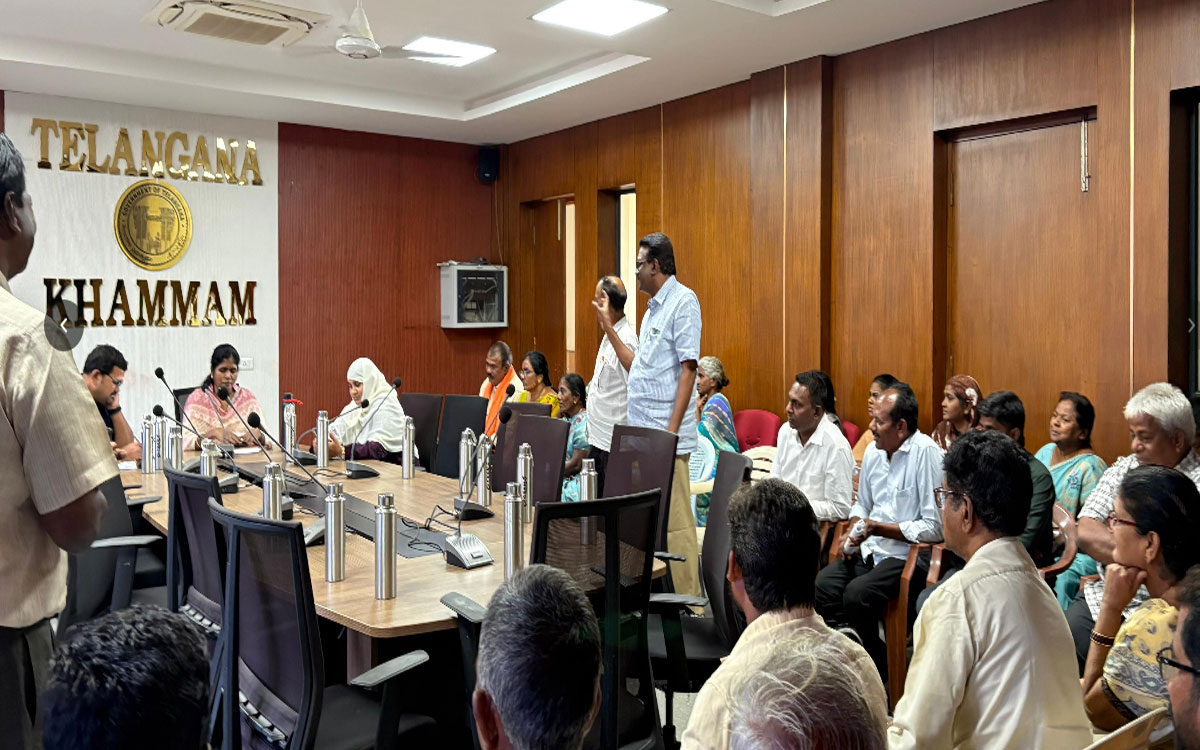 డోర్నకల్- భద్రాచలం రైల్వేలైన్ భూసేకరణపై కలెక్టరేట్‌లో సమావేశం