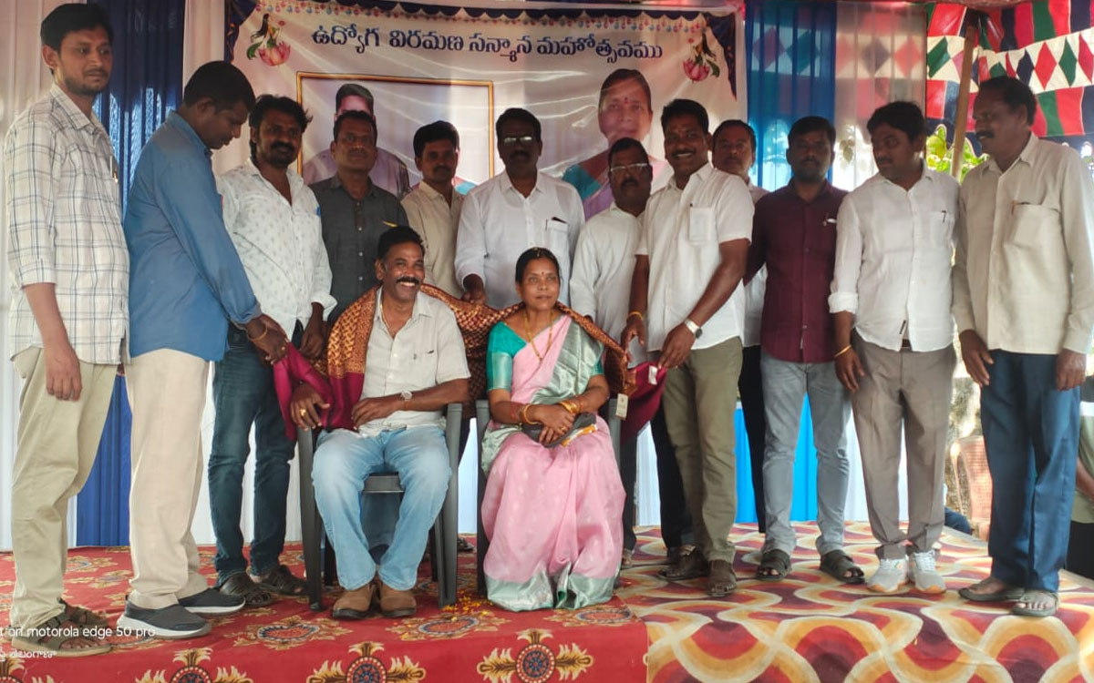 రిటైర్డ్ టీచ‌ర్ సువ‌ర్ణ‌కు ఘన సన్మానం