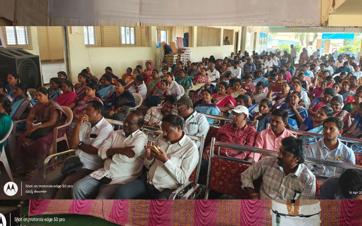 ‘ప్రజా పాలన ప్రగతి ప్రణాళిక’పై కారేప‌ల్లిలో సమీక్షా సమావేశం