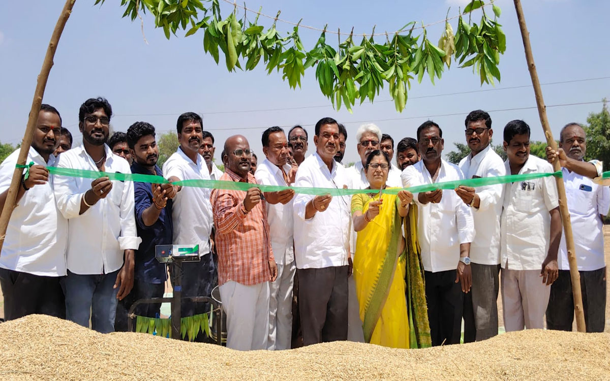 ​’ధాన్యం కొనుగోలు కేంద్రాల్లో రైతులకు మద్దతు ధర’