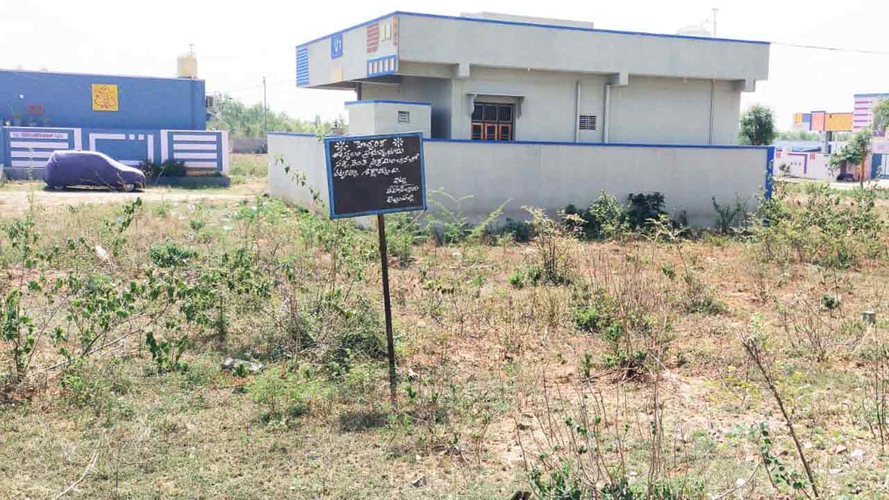 Kasipeta | సోమగూడెంలో అక్రమ నిర్మాణాల కూల్చివేతలు, భూమి స్వాధీనానికి కోర్టు ఆదేశాలు