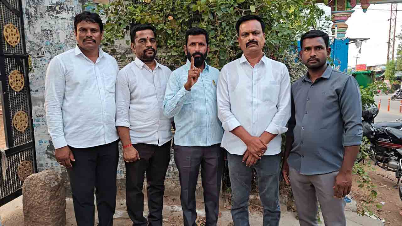 kcr Camp Office |  ‘కాంగ్రెస్‌కు ప్రైవేట్ సైన్యంలా పోలీసులు.. శాంతిభద్రతలు ఉన్నట్లా..? లేనట్లా..?’