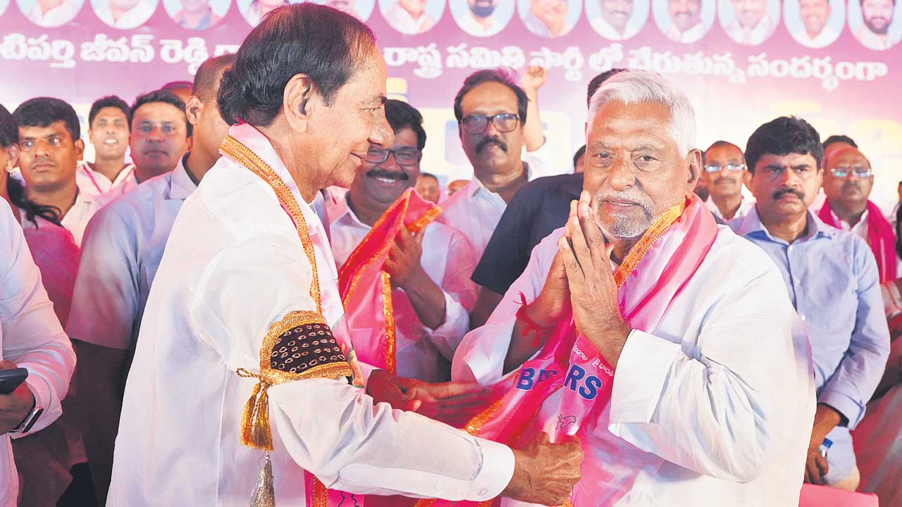 కేసీఆర్‌ సమక్షంలో బీఆర్‌ఎస్‌లోకి జీవన్‌రెడ్డి