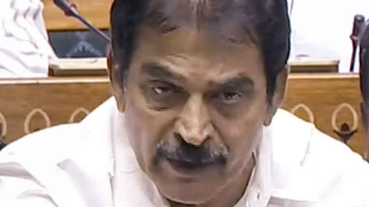 KC Venugopal: ప్ర‌ధాని మోదీ స‌భా హ‌క్కుల ఉల్లంఘ‌న‌కు పాల్ప‌డ్డారు..  ప్రివిలేజ్ నోటీసు ఇచ్చిన ఎంపీ కేసీ వేణుగోపాల్