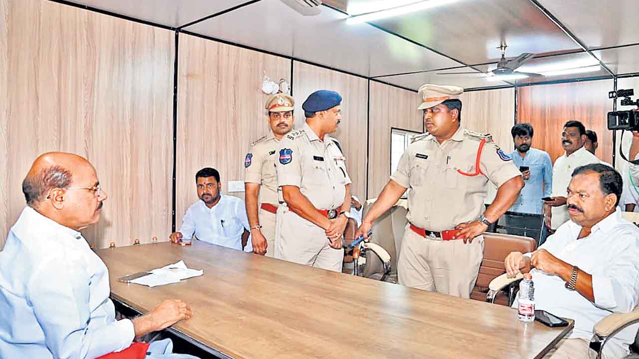 ఉద్రిక్తతలకు దారితీసిన ఫార్మాసిటీ పై చర్చ