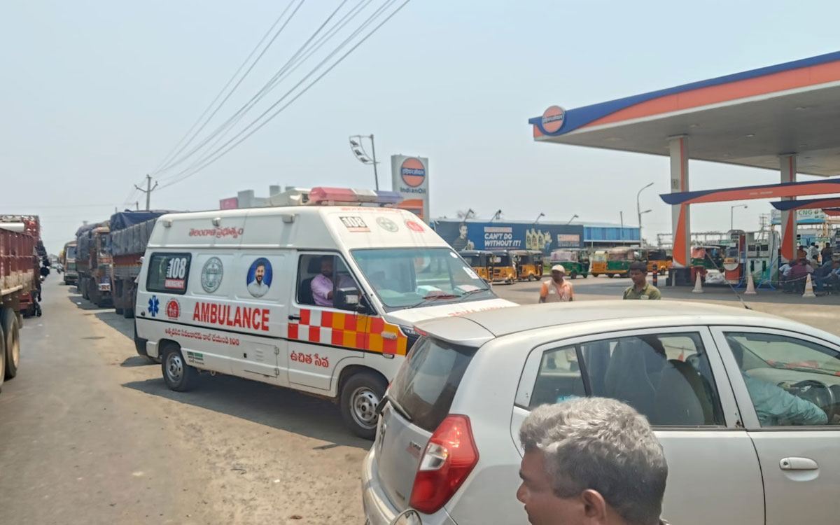 పెట్రోల్, డీజిల్ కొర‌త‌.. 108 వాహనాలకు తప్పని తిప్పలు