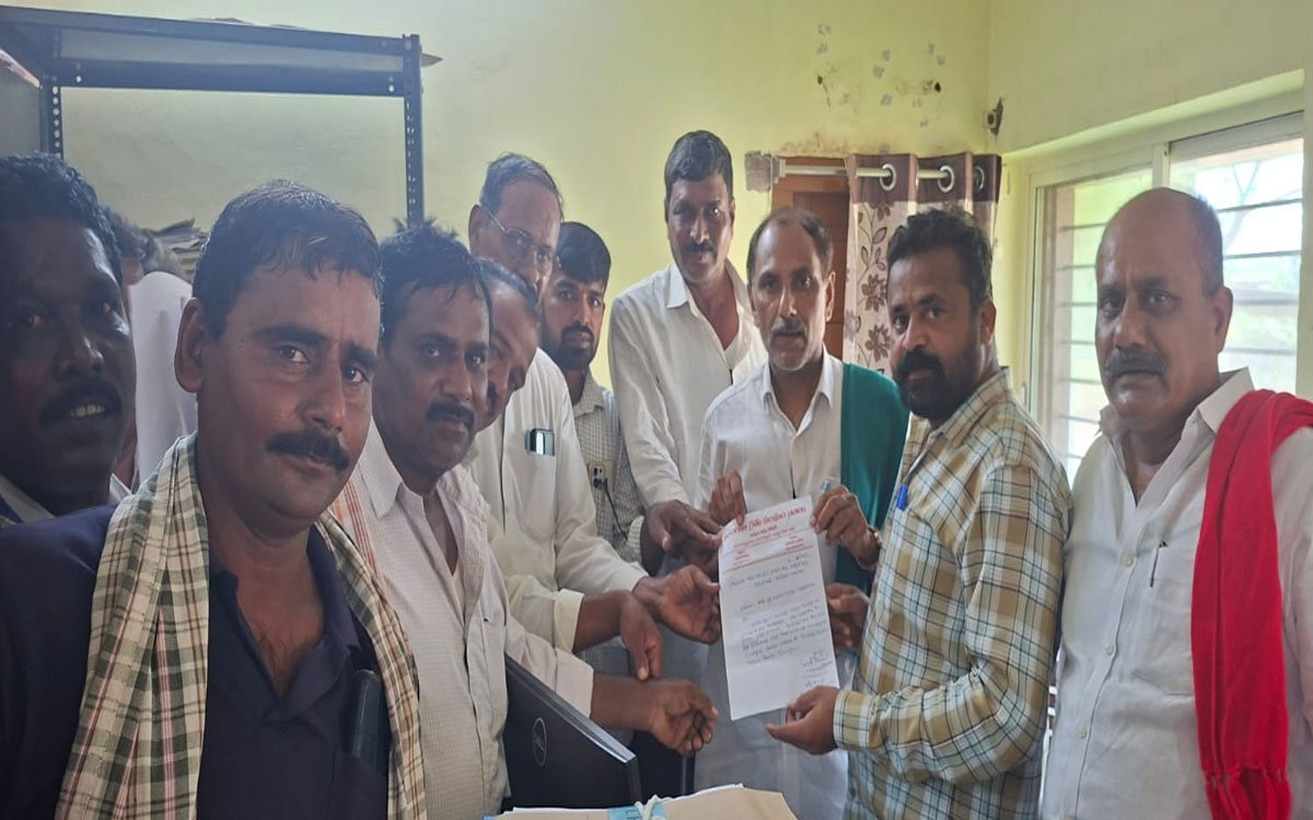 ‘మొక్కజొన్న కొనుగోలు కేంద్రాల్లో సమస్యలు పరిష్కరించాలి’