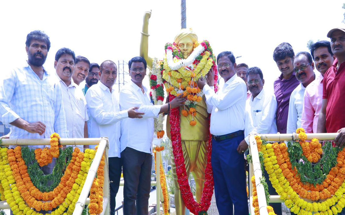 ‘తెలంగాణ సాయుధ పోరాటానికి తొలి దీప్తి దొడ్డి కొమురయ్య’