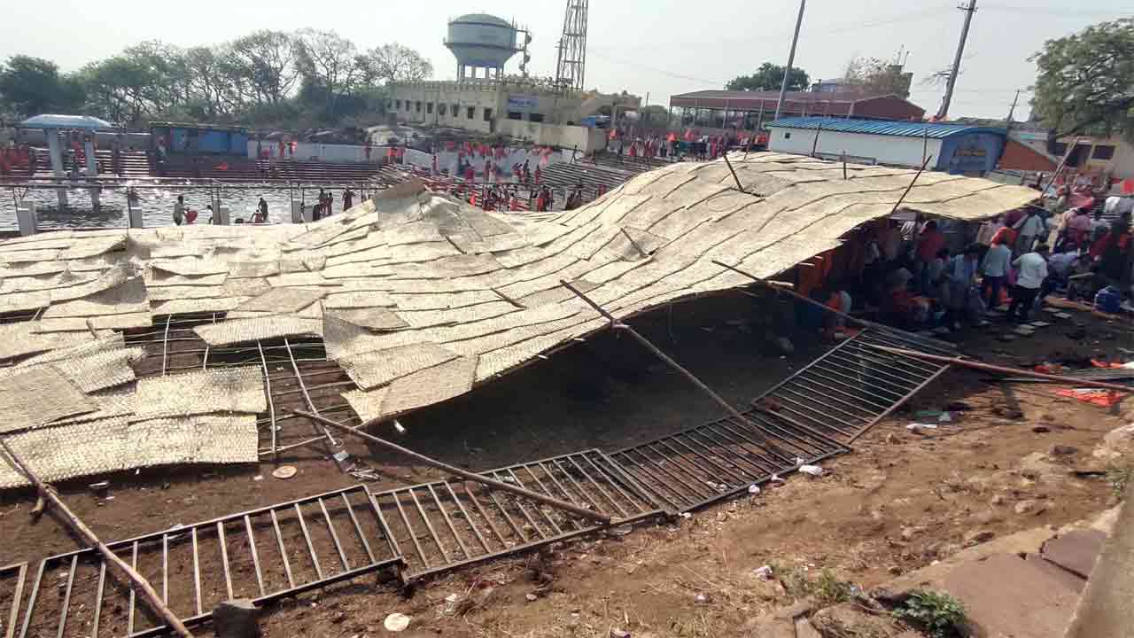 Kondagattu | కొండగట్టు అంజన్న ఆలయంలో అపశ్రుతి.. చలువ పందిరి కూలి 15 మందికి తీవ్రగాయాలు