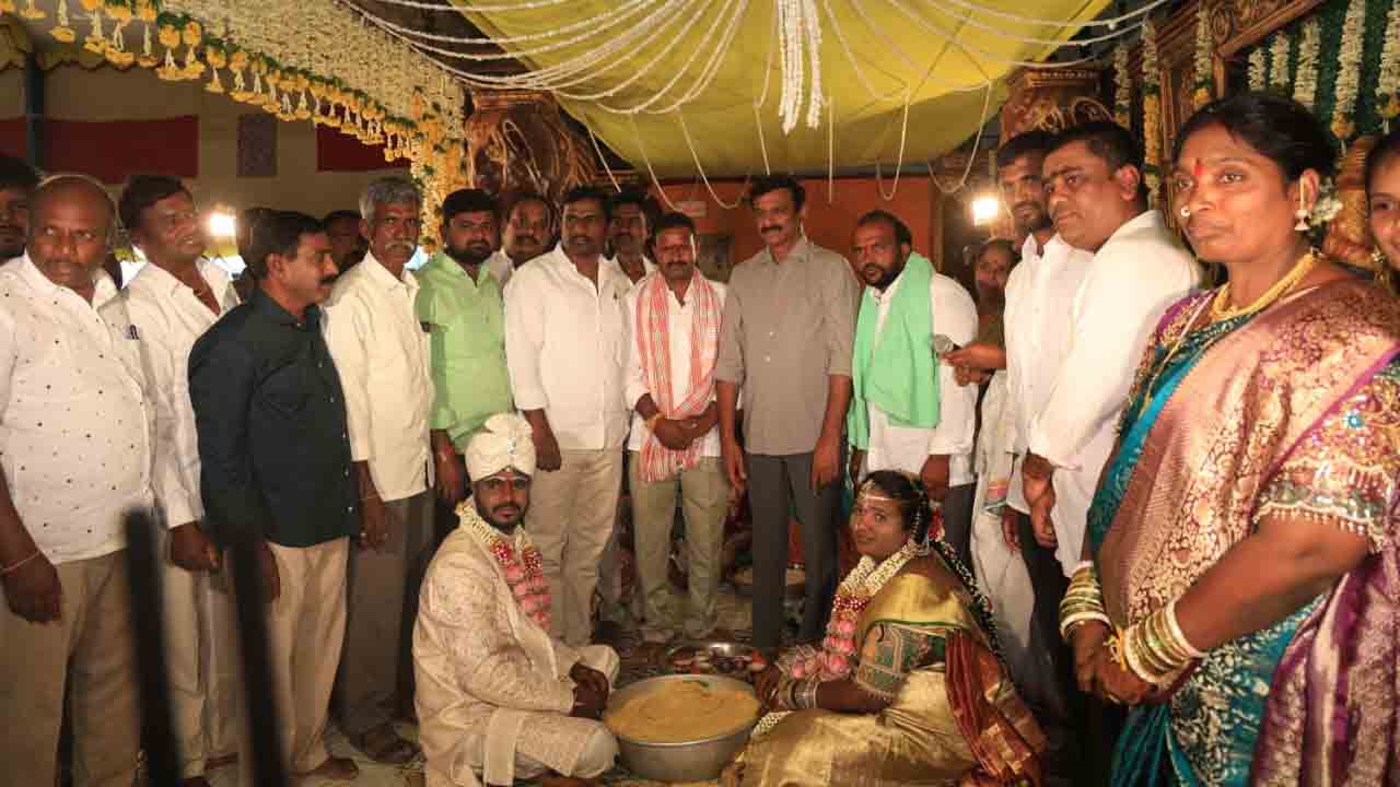 Rayapole | నూతన వధూవరులను ఆశీర్వదించిన ఎమ్మెల్యే..!