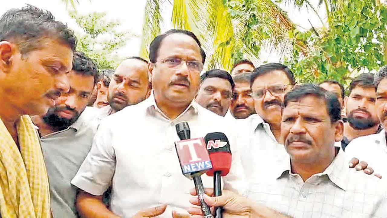 గిరిజన విద్యార్థి చనిపోతే స్పందనేదీ?