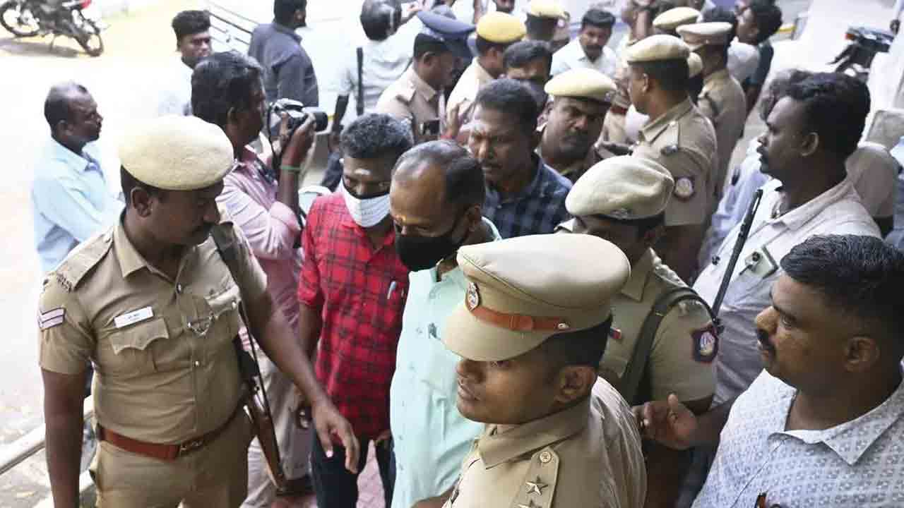 లాకప్‌ డెత్‌.. పోలీసులకు ఉరిశిక్ష