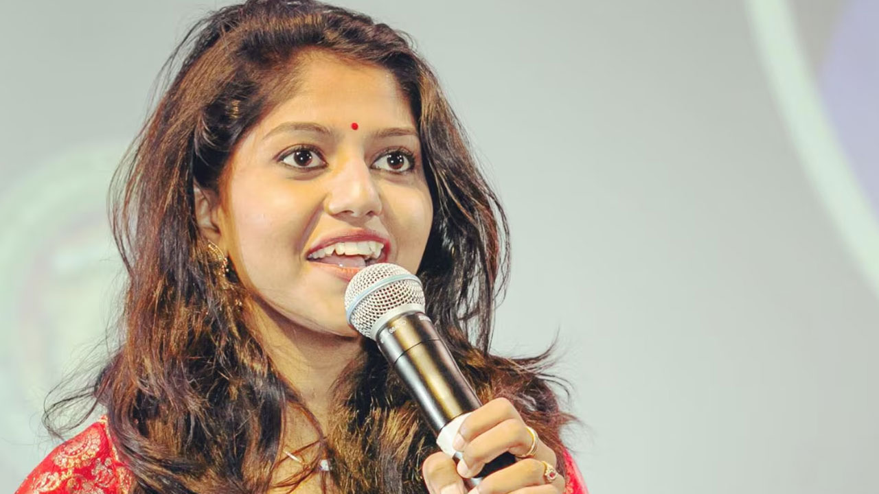 Madhu Priya | కేసీఆర్‌ని పొగుడుతూ కాంగ్రెస్ ప్రభుత్వంపై మ‌ధుప్రియ‌ సంచలన వ్యాఖ్యలు..