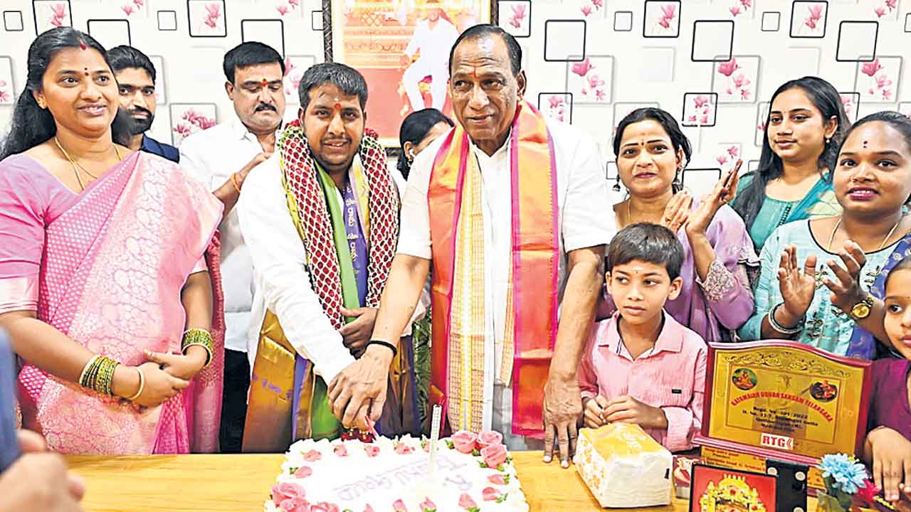 బీఆర్‌ఎస్‌లోనే ఉన్నా మేడ్చల్‌ ఎమ్మెల్యే సీహెచ్‌ మల్లారెడ్డి