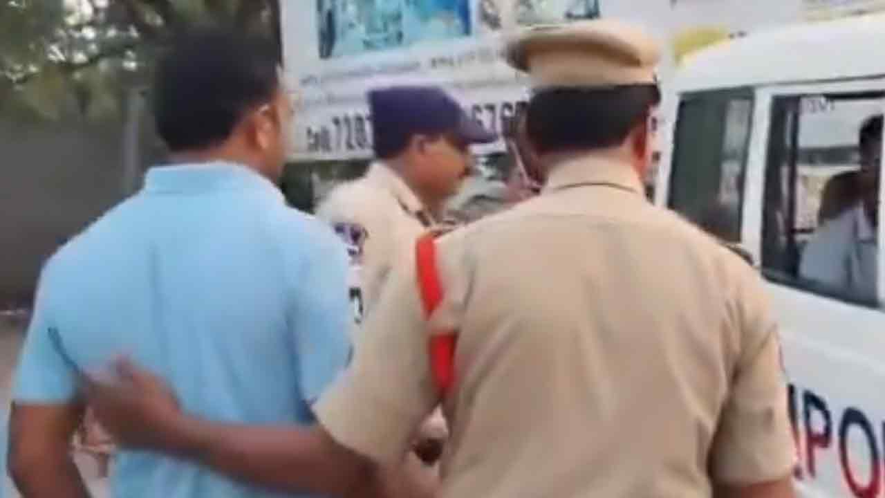 Mahabubabad | మహబూబాబాద్ జిల్లాలో ఆర్టీసీ కార్మికులపై పోలీసుల అత్యుత్సాహం