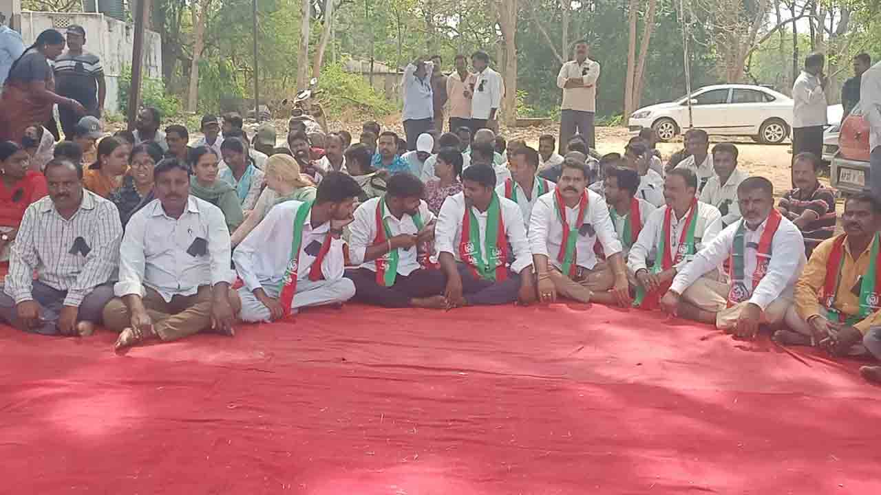 Medak | మెదక్ జిల్లాలో మూడో రోజు కొనసాగుతున్న ఆర్టీసీ సమ్మె