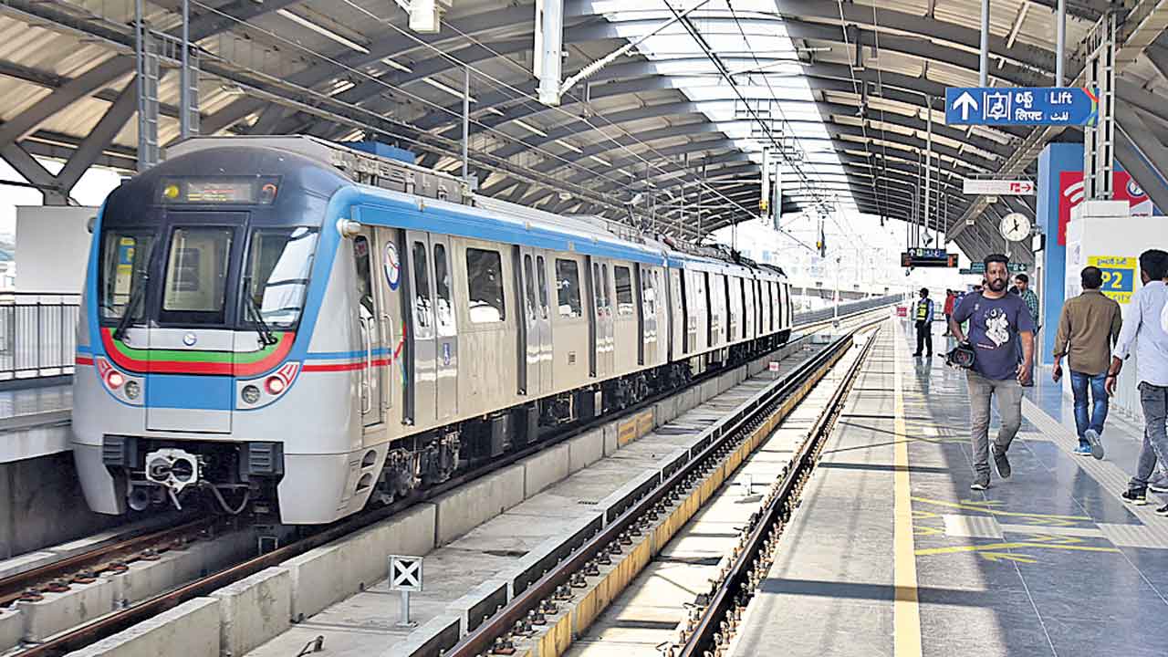 మెట్రో టేకోవర్‌ తండ్లాట!