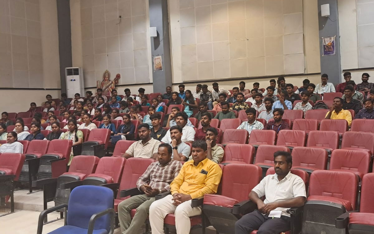 ఎంజీయూ హాస్టల్స్ విద్యార్థులతో వీసీ ముఖాముఖి