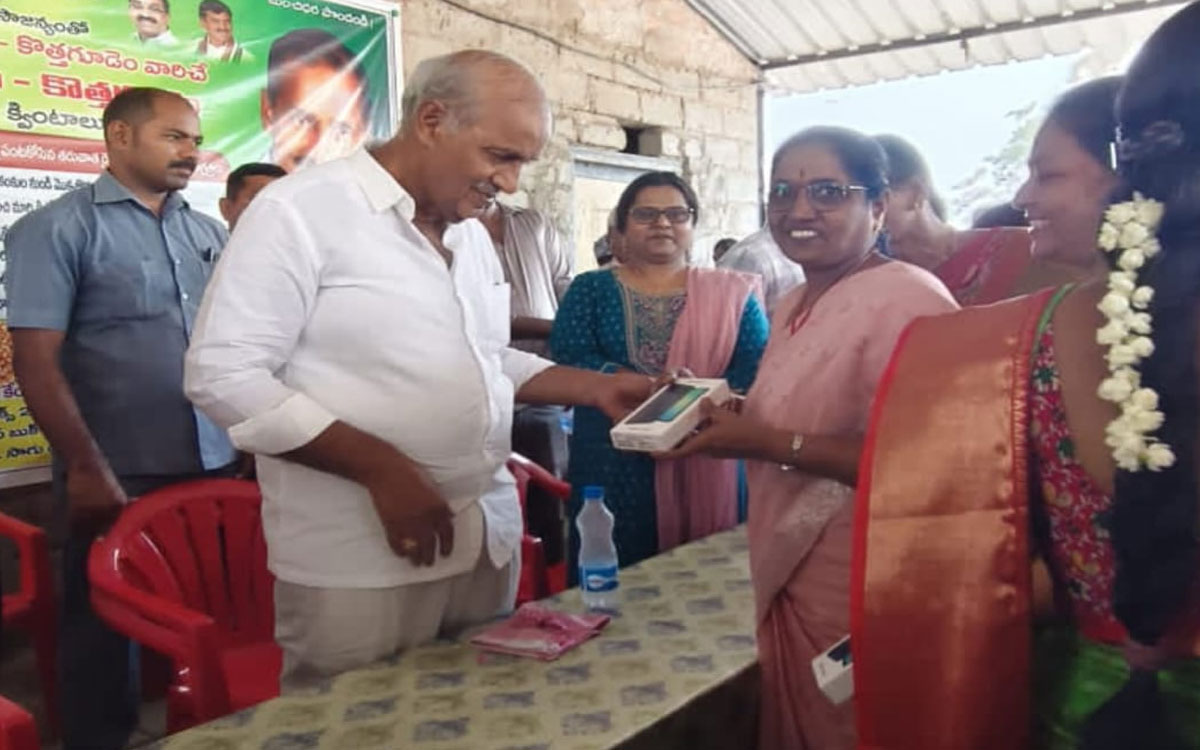 అంగ‌న్‌వాడీ కేంద్రాల్లో సేవలు పార‌ద‌ర్శకంగా ఉండాలి : ఎమ్మెల్యే కూనంనేని