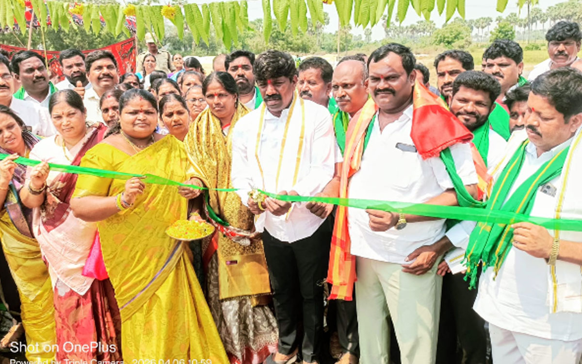 కొనుగోలు కేంద్రాల్లో ధాన్యం విక్రయించి మద్దతు ధర పొందాలి : ఎమ్మెల్యే వేముల వీరేశం