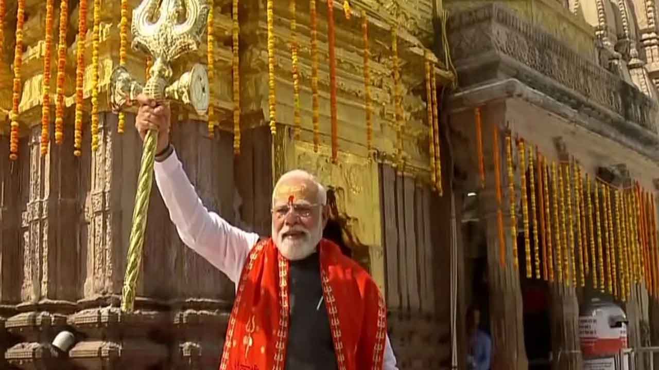 PM Modi: కాశీ విశ్వ‌నాథుడిని ద‌ర్శించుకున్న ప్ర‌ధాని మోదీ
