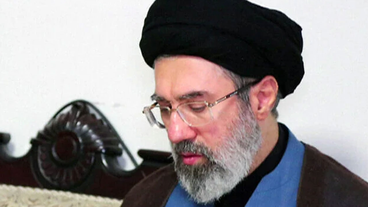 Mojtaba Khamenei: స్పృహ‌లో లేని మొజ్తాబా ఖ‌మేనీ.. కోమ్ న‌గ‌రంలో చికిత్స‌