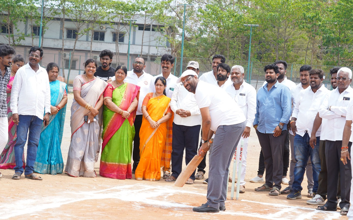 క్రీడలతో శారీరక, మానసిక ధృఢత్వం : ఎంపీ వద్దిరాజు రవిచంద్ర