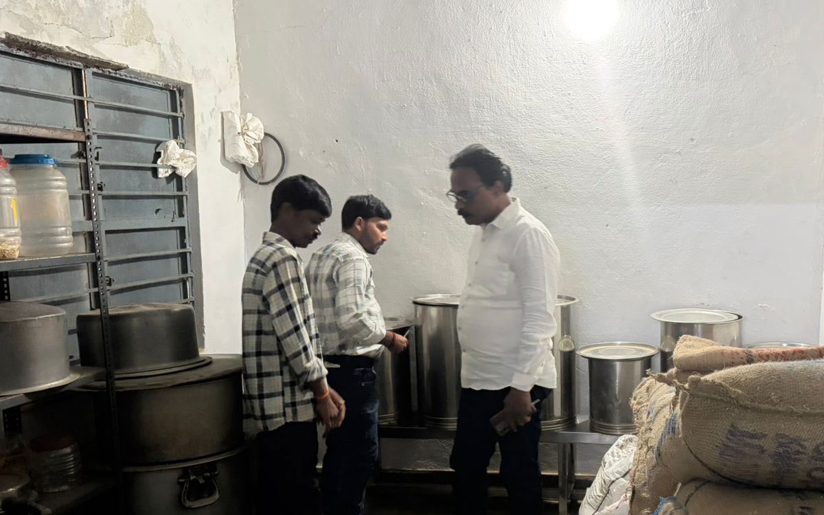 జూలూరుపాడు ఎస్సీ బాలుర వసతి గృహాన్ని ఆకస్మికంగా తనిఖీ చేసిన ఎంపీడీఓ