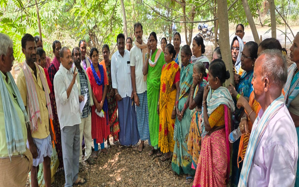 ‘ఉపాధి హామీలో రెండు పూటలా ఫొటో క్యాప్చర్ విధానం తీసేయాలి’