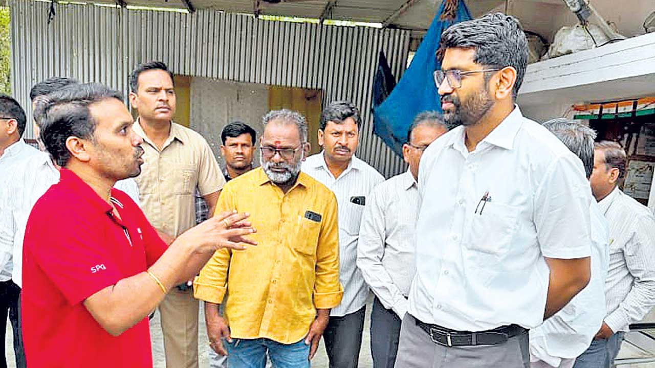 పుప్పాలగూడలో సీఎండీ పర్యటన