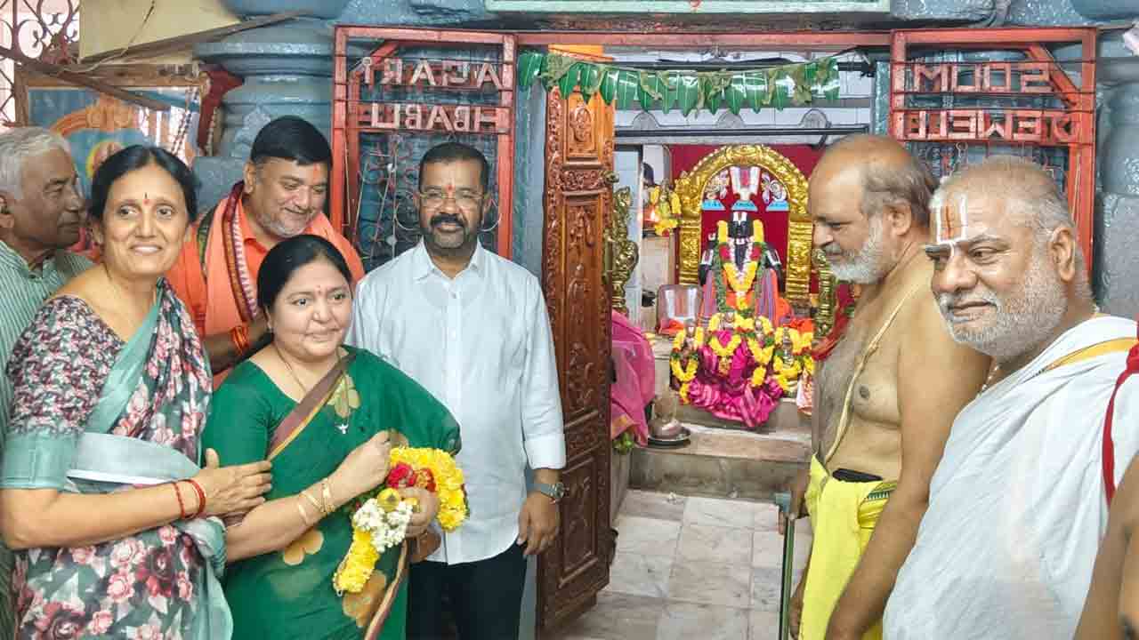 Hanumakonda | చిన్నకోవెలలో ఆదిశంకరాచార్యులు, రామానుజాచార్యుల జయంతి