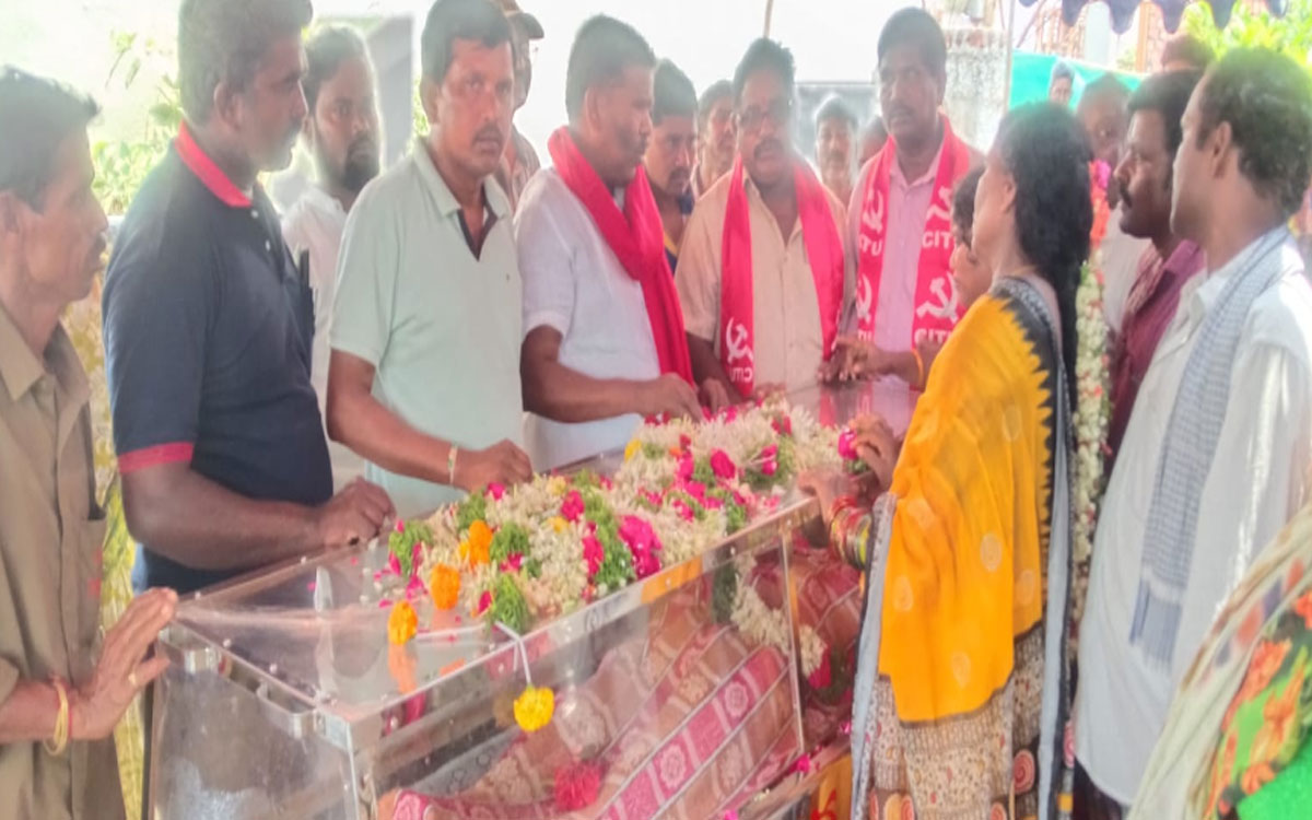 గుండెపోటుతో పంచాయతీ కార్మికుడు మృతి